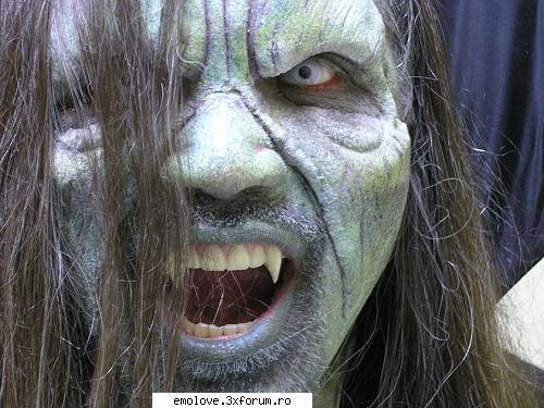 ...:::...Hunters in the night...:::... - look at this....sa nu va speriati dracu - ...:::...Vampires...:::...